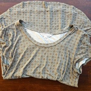 Downeast Every Day Scoop Neck Small Olive Green Tee